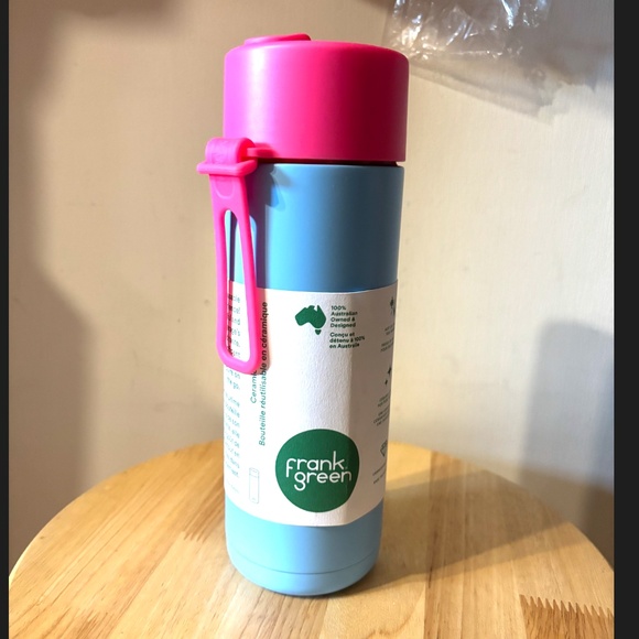 Frank Green light blue and pink 20 oz insulated bottle NWT - Picture 2 of 6
